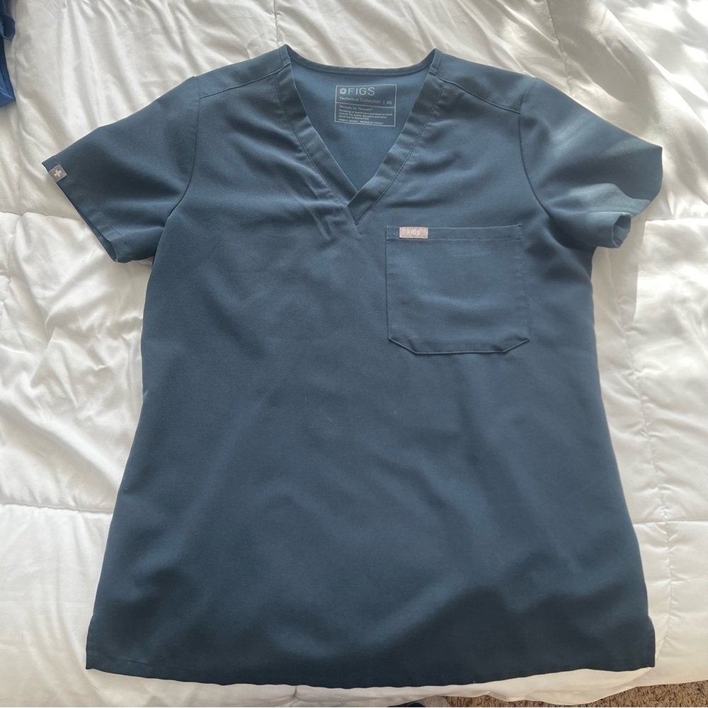 Figs Dark Harbor Catarina Scrub Top - Picture 2 of 3